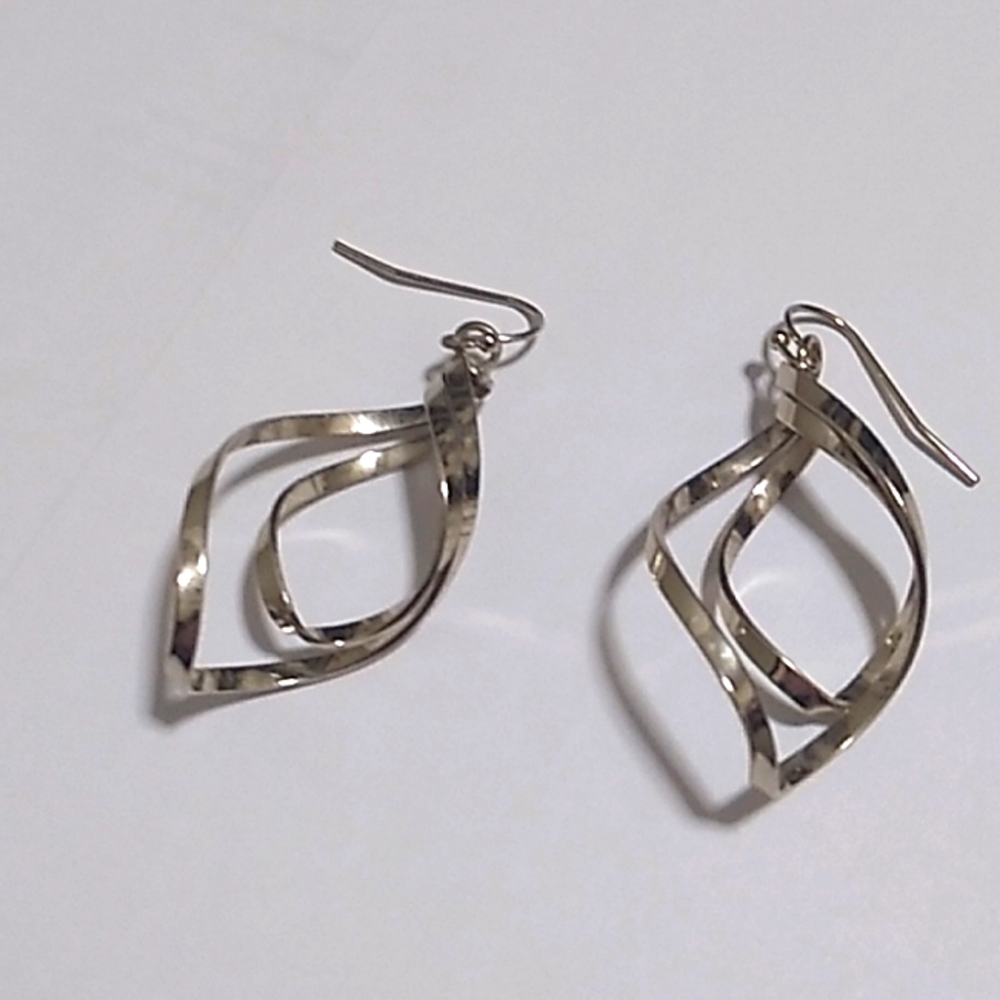 Yellow gold colored earrings